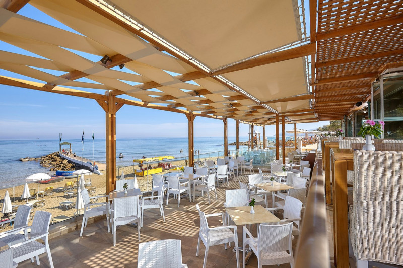 Alexander Beach Hotel & Village Resort