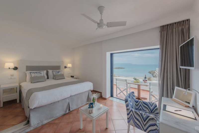 Knossos Beach Bungalow & Suites