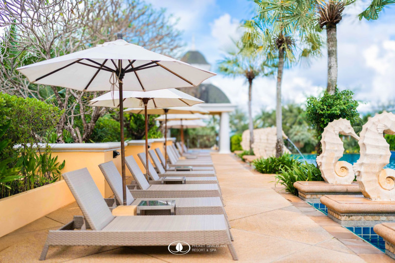 Phuket Graceland Resort