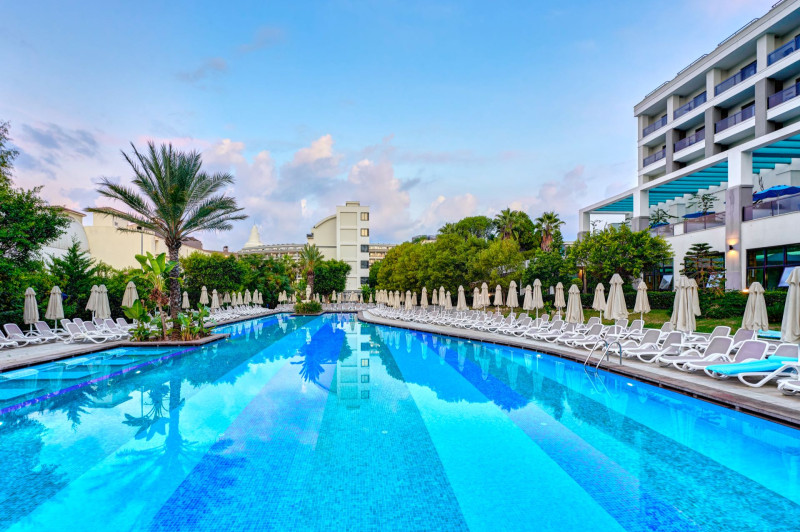 Seaden Valentine Resort & Spa