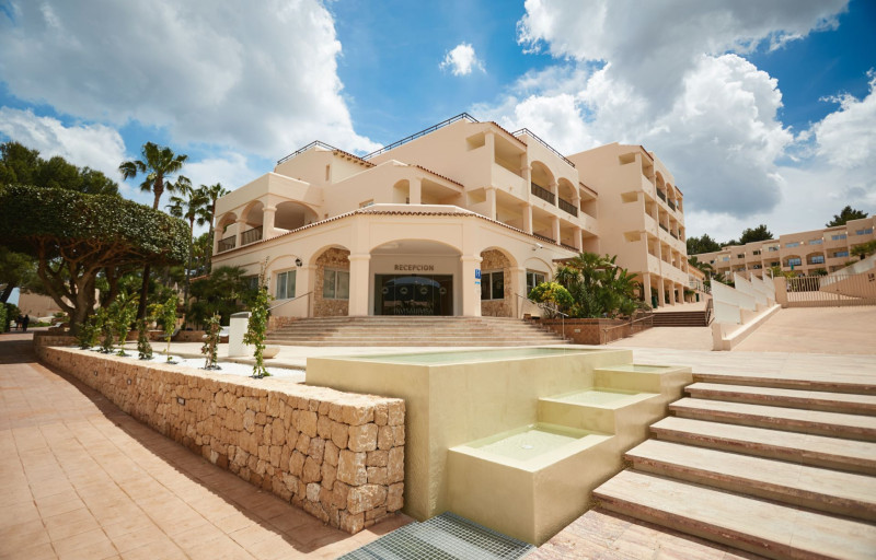 Invisa Hotel Club Cala Blanca
