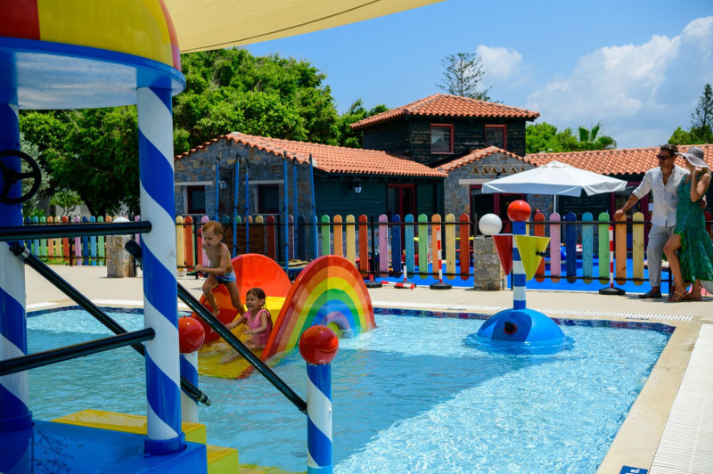 Alexander Beach Hotel & Village Resort