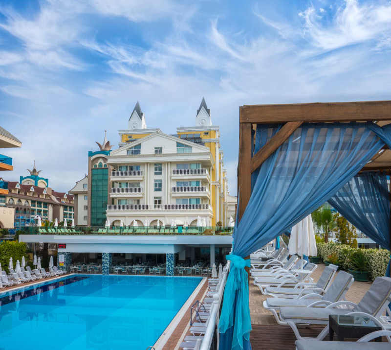 Dream World Resort & Spa