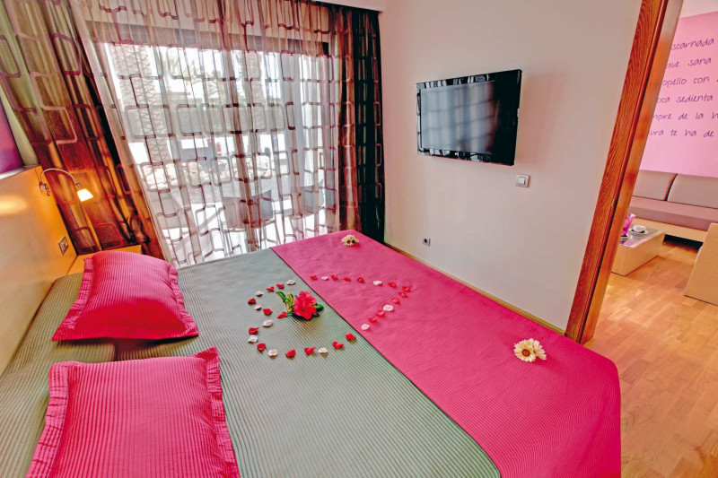 R2 Romantic Fantasia Suites