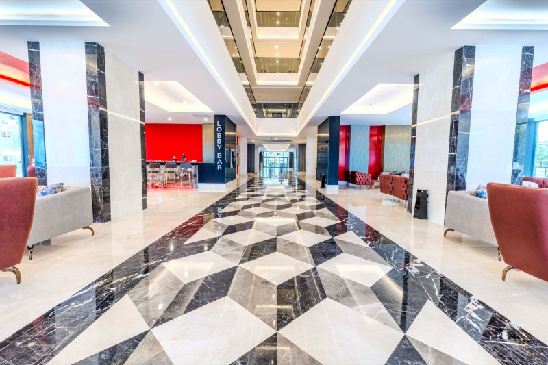 Granada Luxury Red 16+