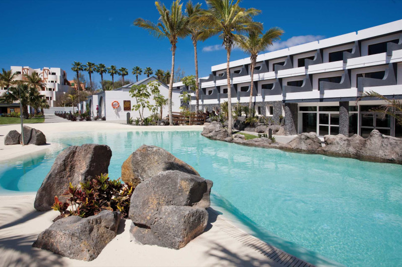 R2 Romantic Fantasia Dream