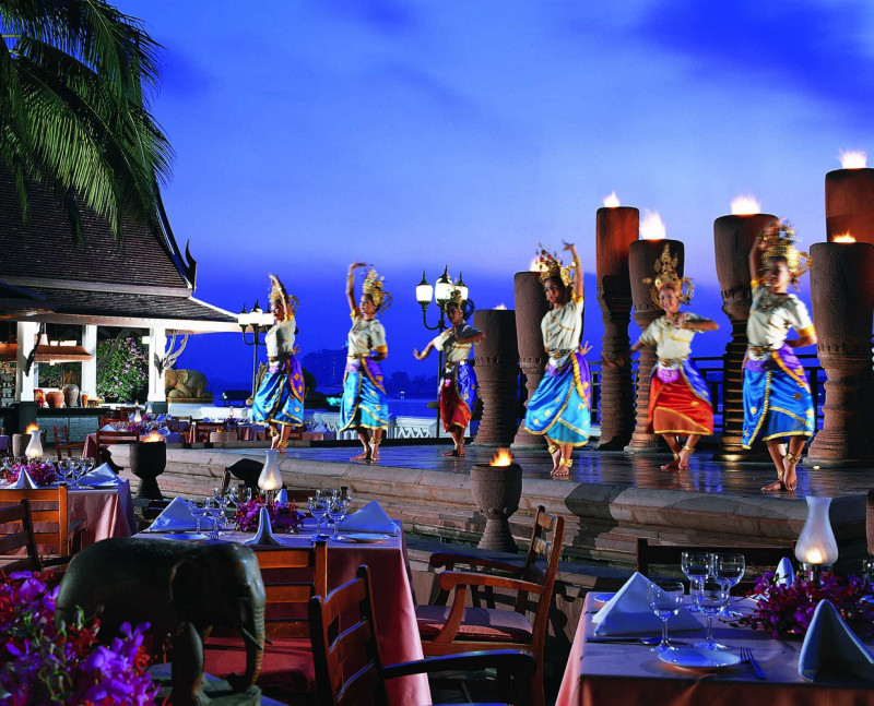 Anantara Riverside Bangkok Resort