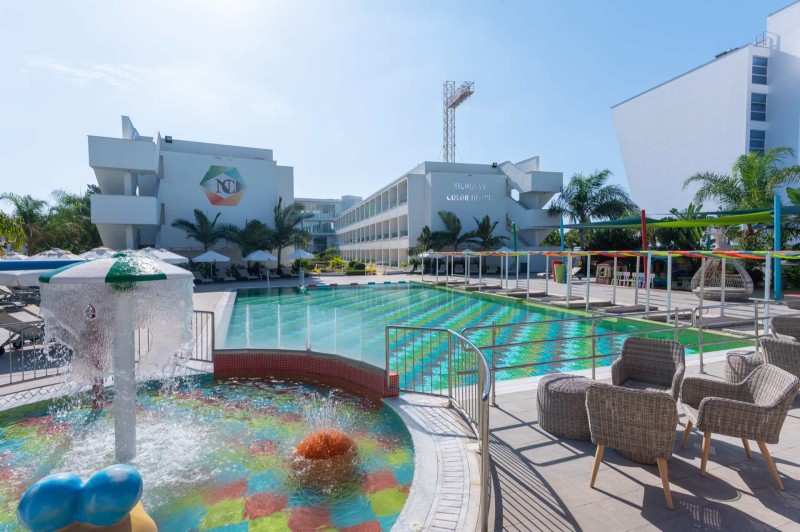 Nicholas Color Hotel