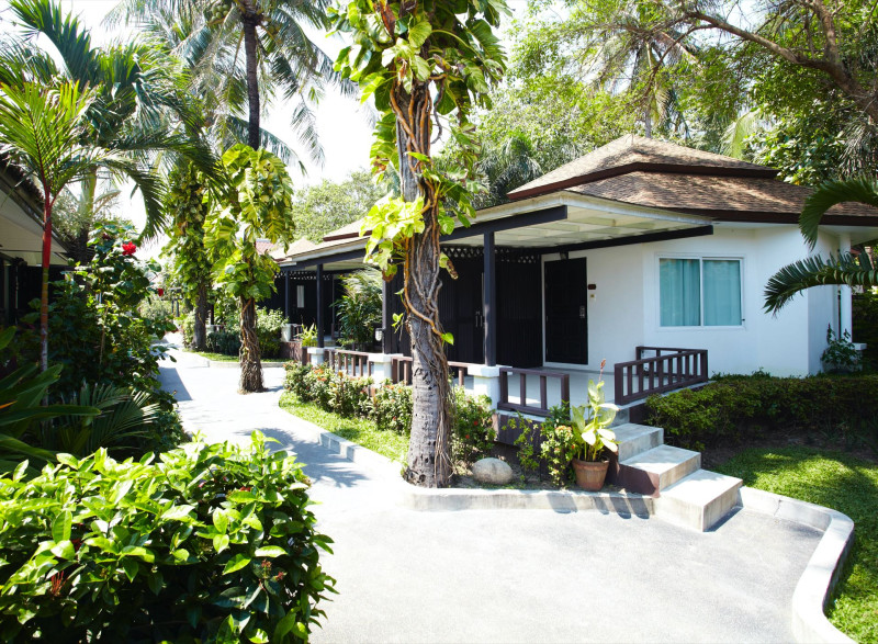 Chaweng Cove Beach Resort