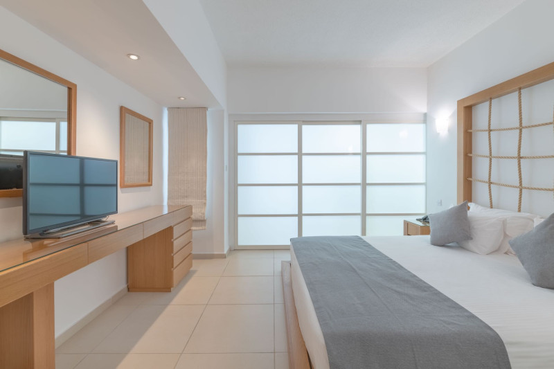 Napa Mermaid Hotel & Suites