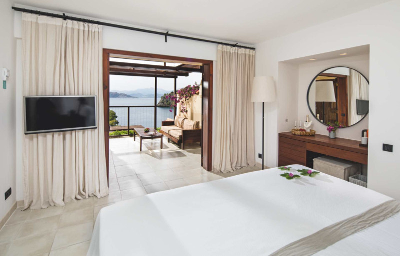Hillside Beach Club