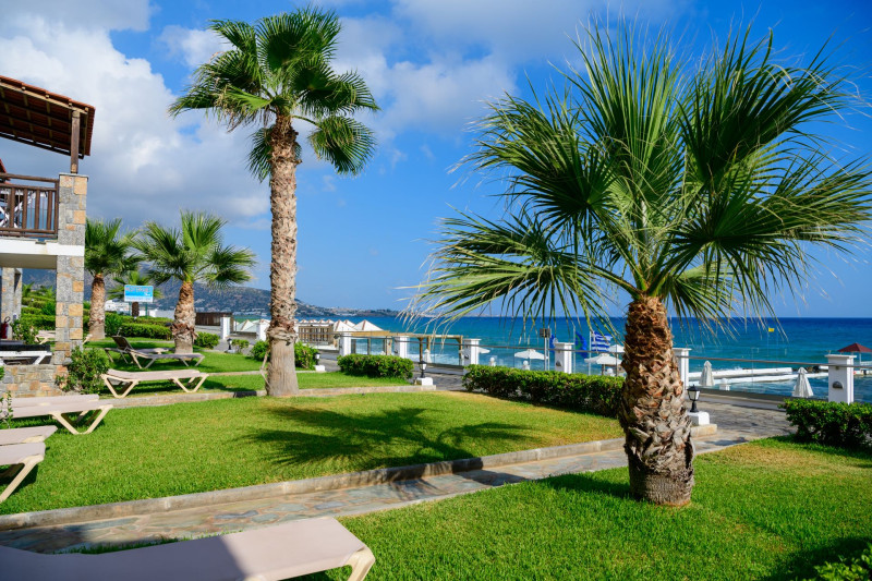 Alexander Beach Hotel & Village Resort