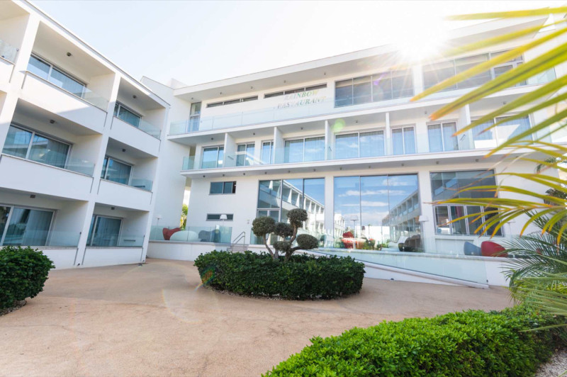 Nicholas Color Hotel