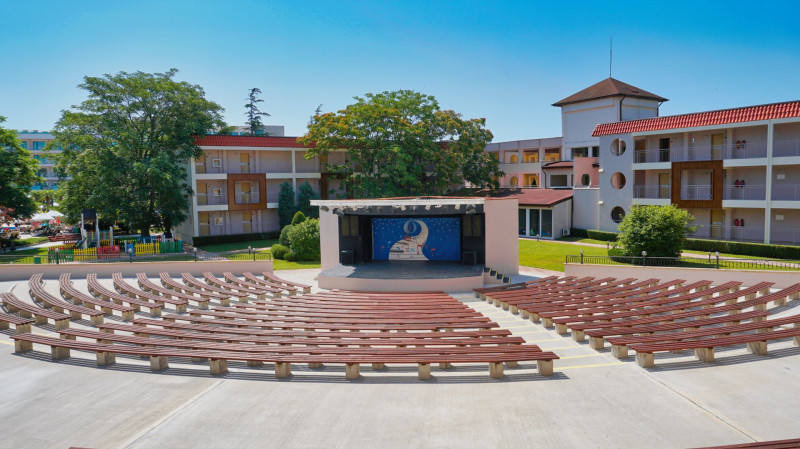 DIT Evrika Beach Club Hotel