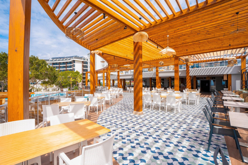 Mira Meridia Beach Resort Hotel