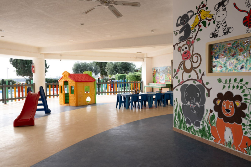 Coral Beach Hotel & Resort