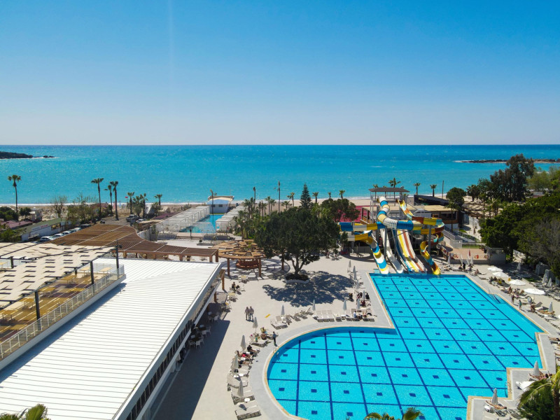 Mira Meridia Beach Resort Hotel