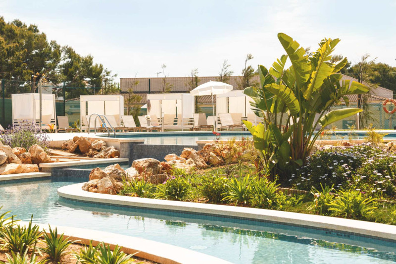 BG Tonga Tower Design Hotel & Suites