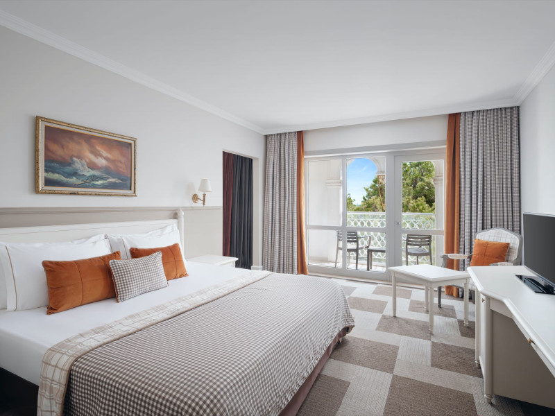 Kremlin Palace Deluxe