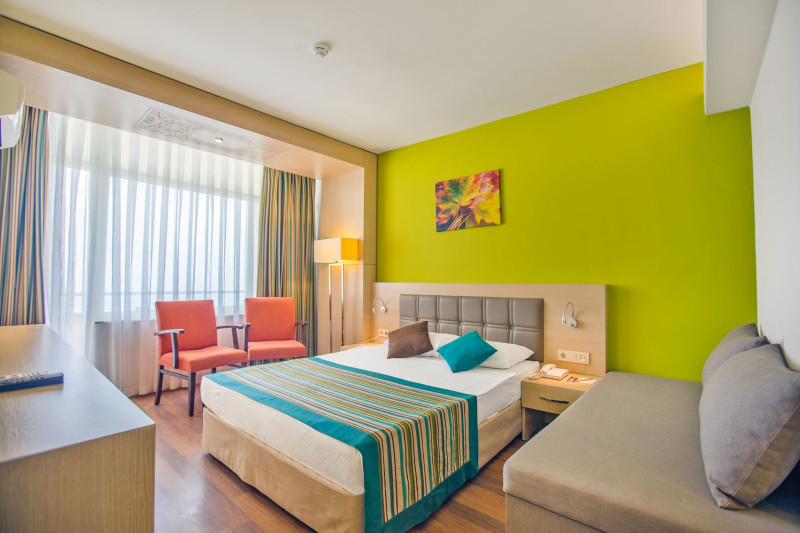 Mira Meridia Beach Resort Hotel