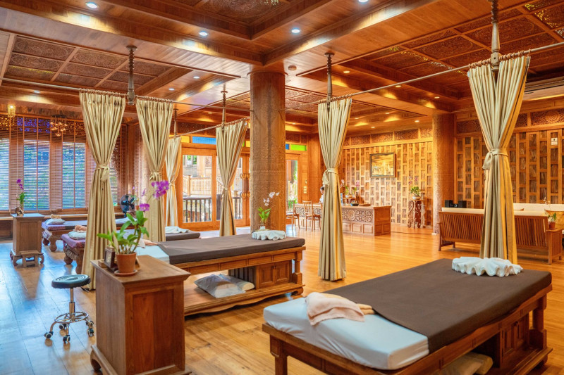 Santhiya Phuket Natai