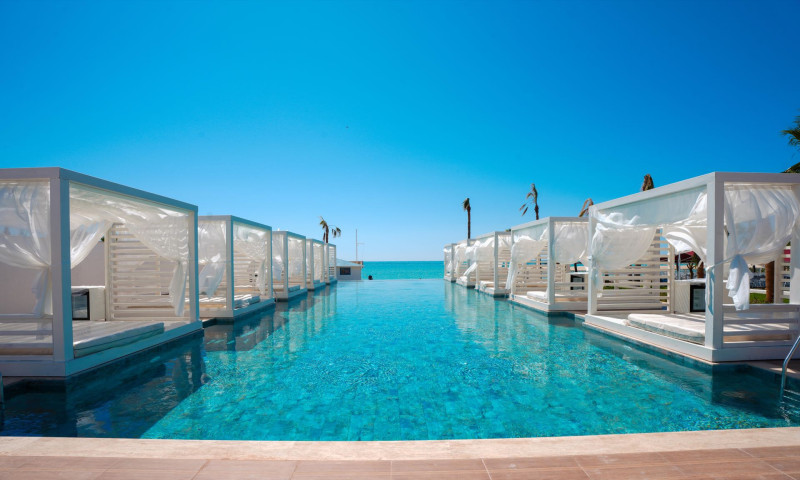 Mira Meridia Beach Resort Hotel