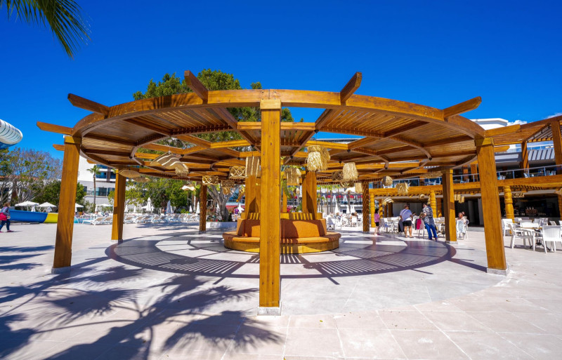 Mira Meridia Beach Resort Hotel