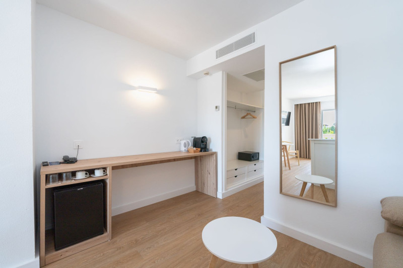 Caprice Lime Isabel App.