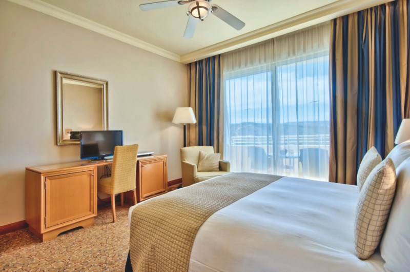 Radisson Blu Golden Sands Resort