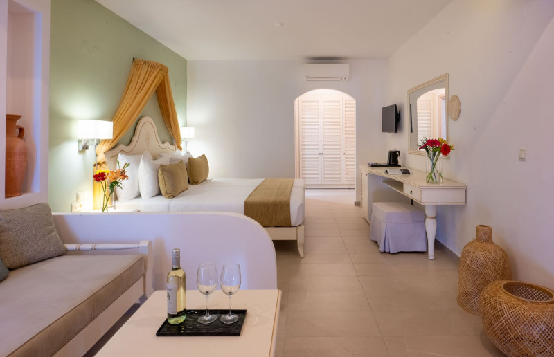 Alexander Beach Hotel & Village Resort