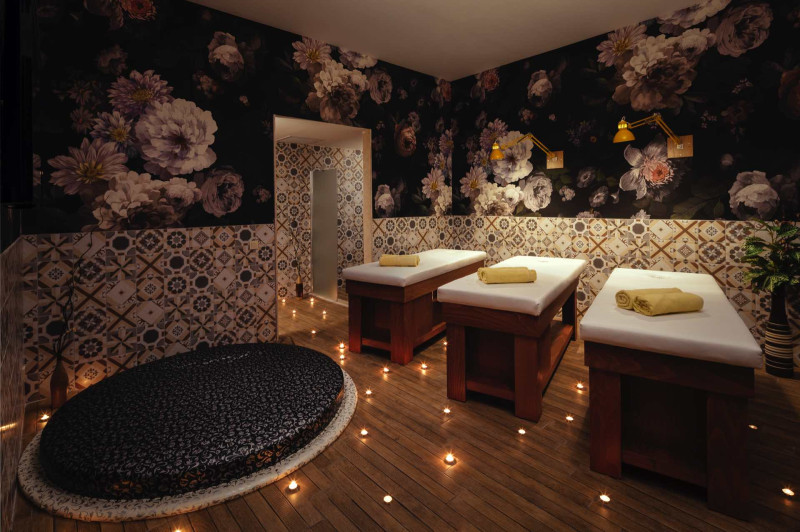 Kremlin Palace Deluxe