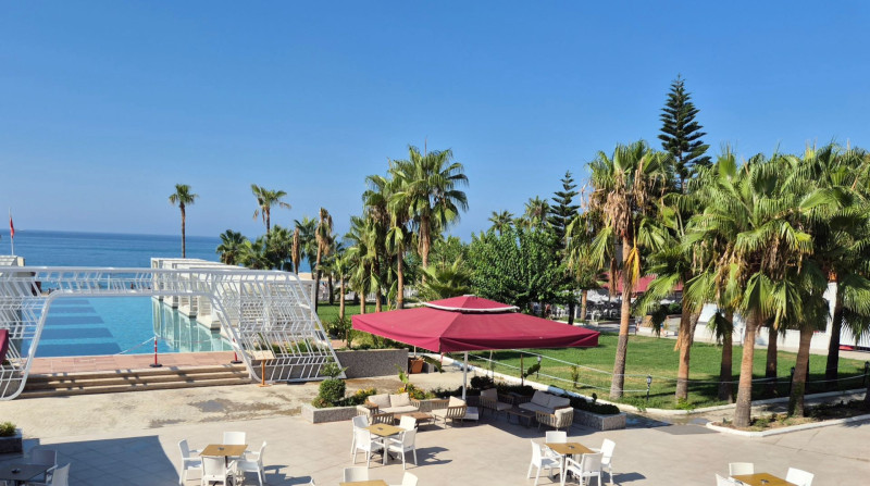 Mira Meridia Beach Resort Hotel