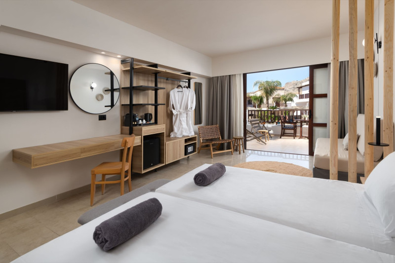 Costa Lindia Beach Resort & Spa