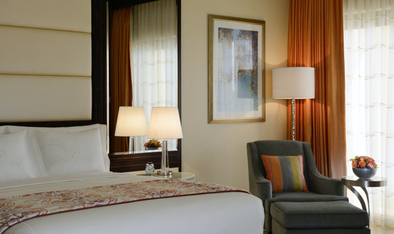 The Ritz-Carlton Abu Dhabi, Grand Canal