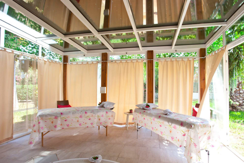 FERGUS Style Bahamas