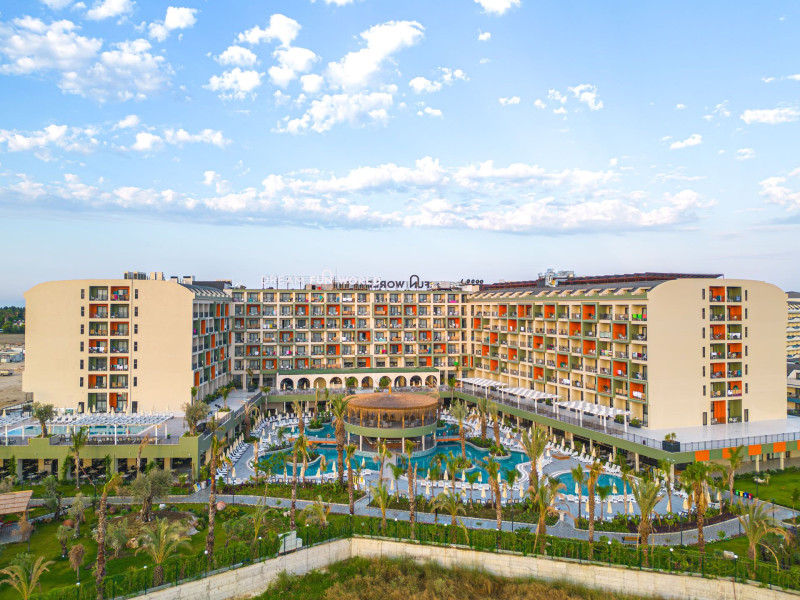 Dream Fun World Hotel