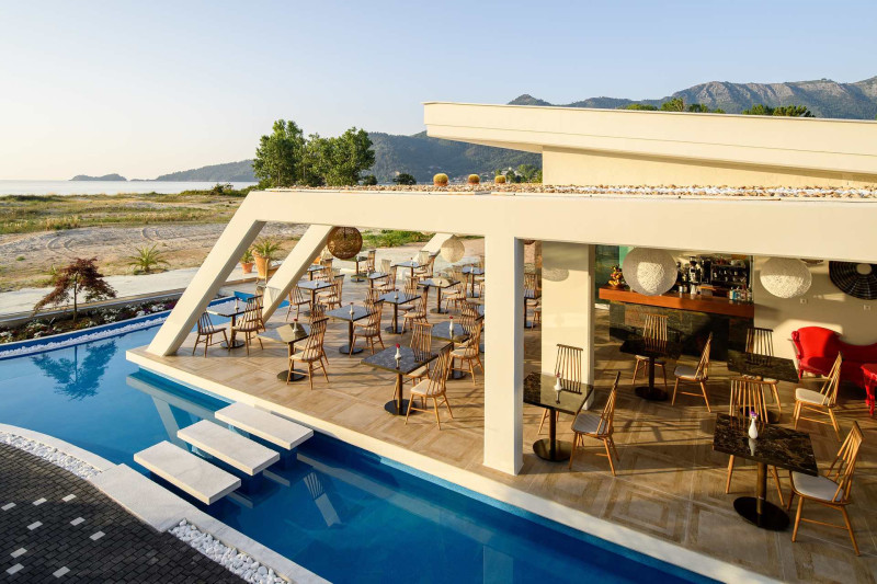 Alexandra Golden Boutique