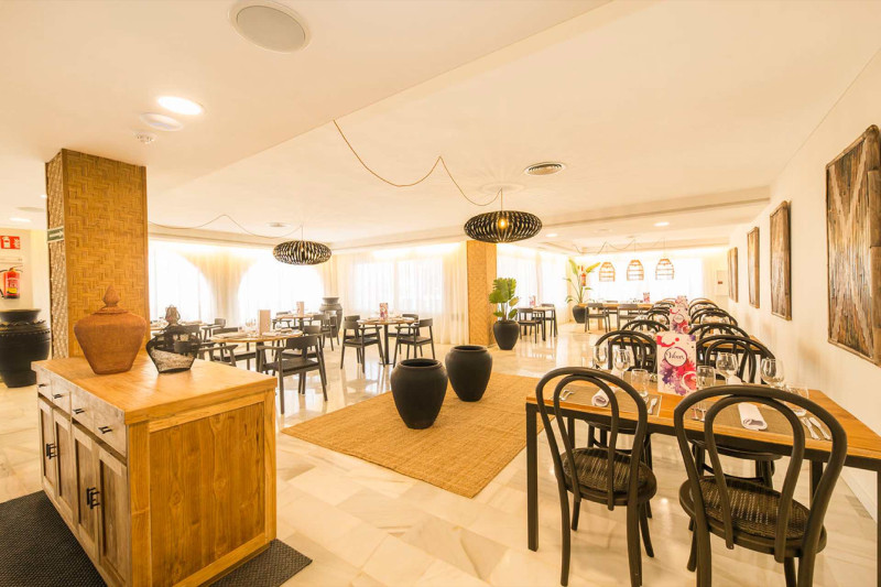 FERGUS Style Bahamas