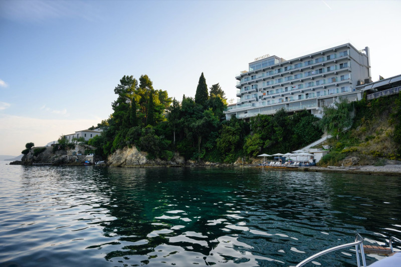 Ray Hotel