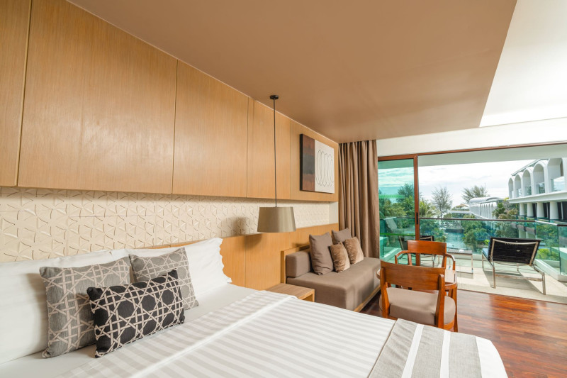 Phuket Graceland Resort