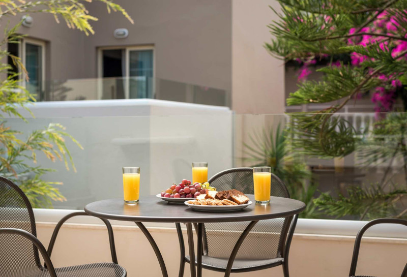Elotis Suites