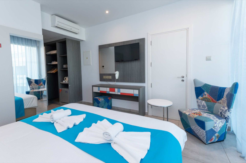 Nicholas Color Hotel