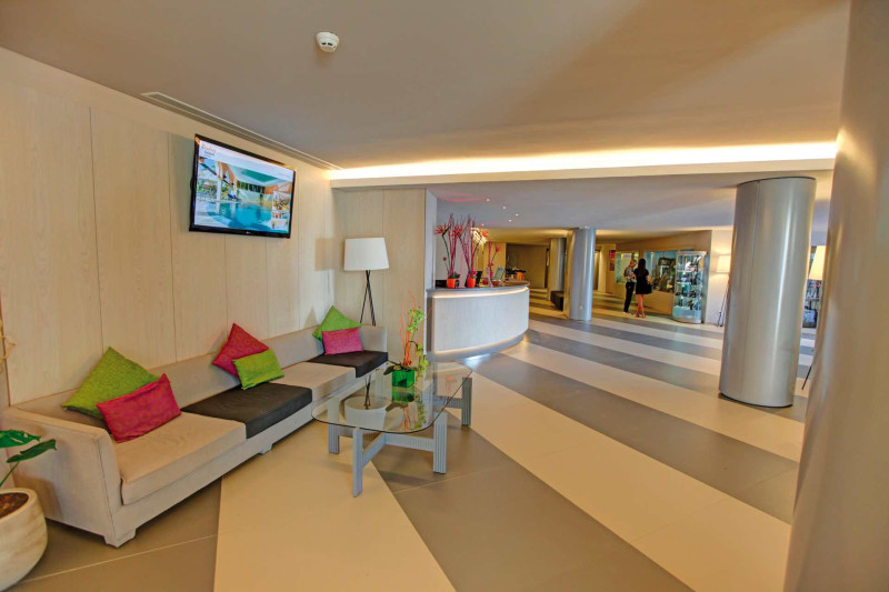 Be Live Adults Only Marivent