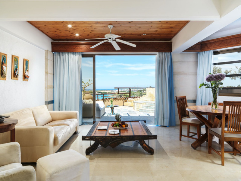 Coral Beach Hotel & Resort