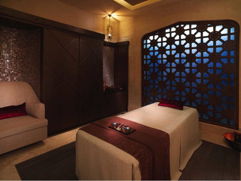 The Ritz-Carlton Abu Dhabi, Grand Canal