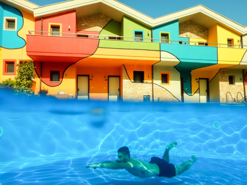 Alexandra Golden Boutique