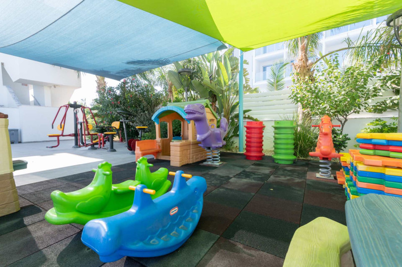 Nicholas Color Hotel