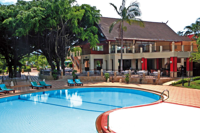 Pinnacle Grand Jomtien Resort & Beach Club