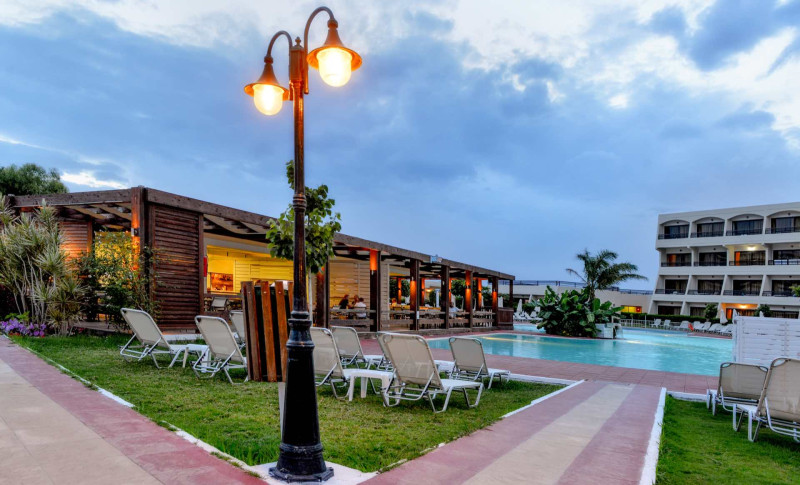 Cosmopolitan Hotel Affiliated by Meliá