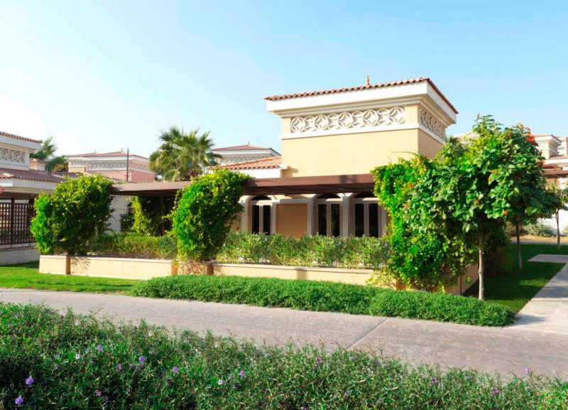 The Ritz-Carlton Abu Dhabi, Grand Canal